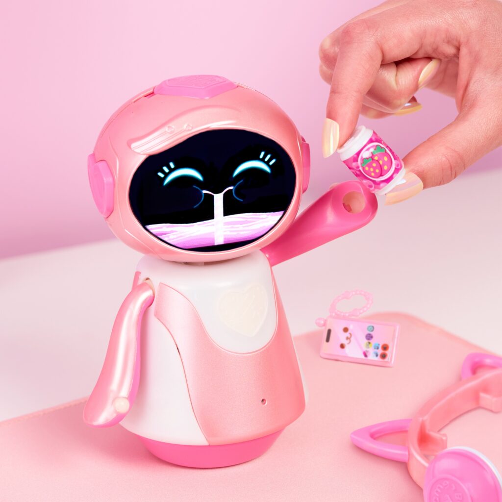 EmotoBOT iz Just Play ima samostojno osebnost