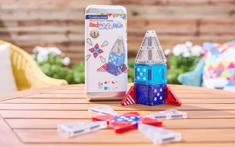 MAGNA-TILES rdeč, bel in moder 24-delni potovalni komplet