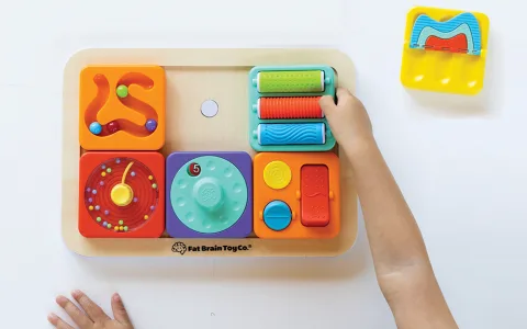 Družine lahko vnesejo malo čarovnije v igro z najnovejšimi družabnimi igrami Hasbro.