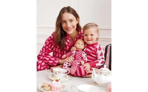 A TeeTurtle Sanrio sladkosti za Valentinovo