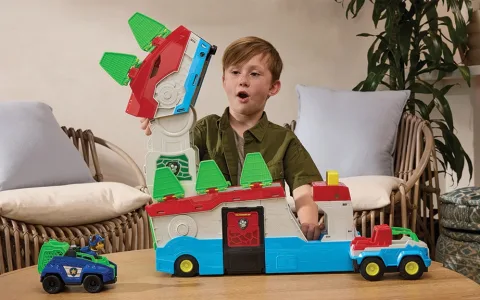 Spin Master se podaja v novo pustolovščino z igračami Tačke na patrulji: Dinozavrovski film