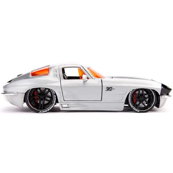 1963 Chevy Sting Ray Kovinski model avtomobila 1/24 - Simba Toys slika 3