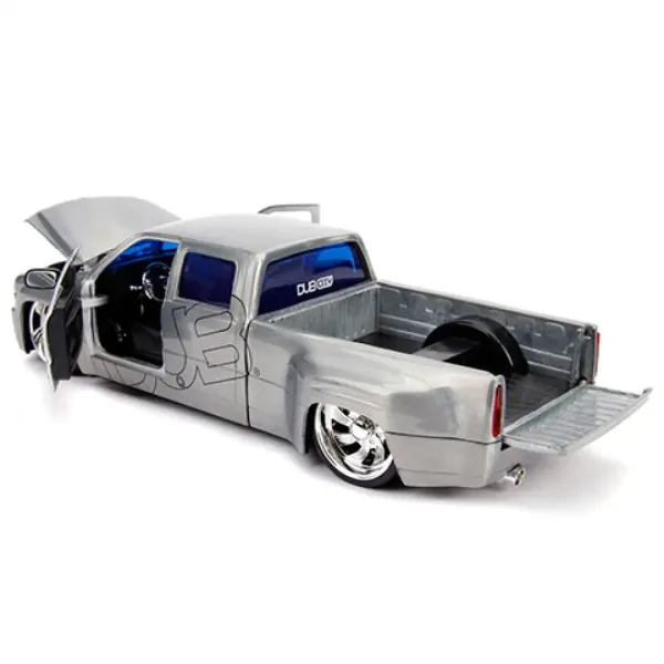 1999 Chevy Silverado Dooley Kovinski model avtomobila 1/24 - Simba Toys slika 4