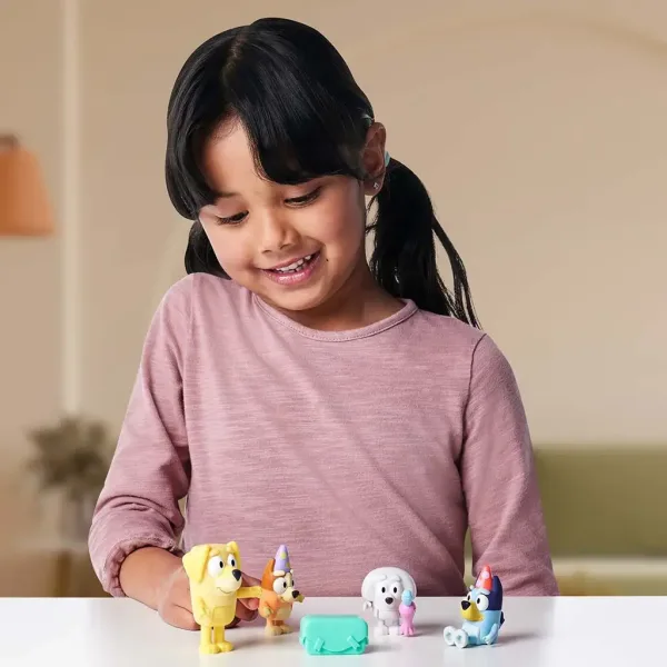 Bluey: Dodaj v paket komplet 4 igralnih figuric. slika 3