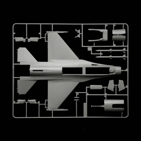 Italeri 1/48 F-16C Fighting Falcon letalski model slika 5