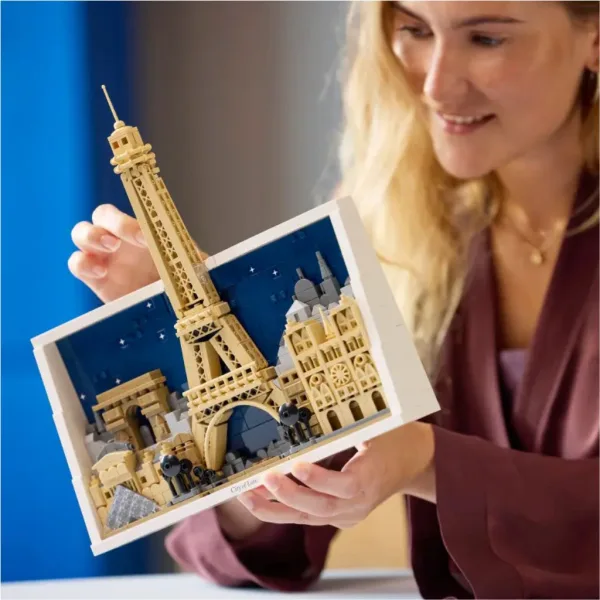 LEGO® Architecture: Pariz – mesto ljubezni (21064) slika 3