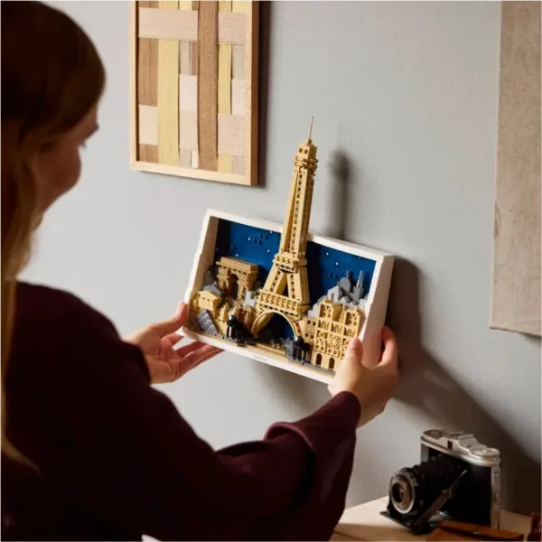 LEGO® Architecture: Pariz – mesto ljubezni (21064) slika 4