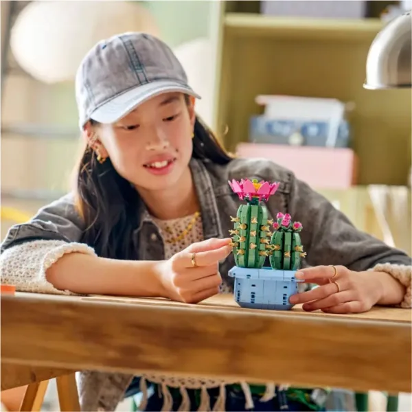 LEGO® Botanicals: Cvetlični kaktus (11509) slika 4