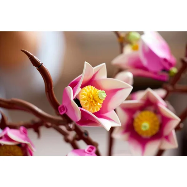 LEGO® Botanicals: Magnolijine veje (11510) slika 6