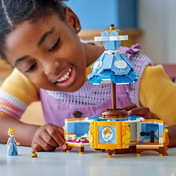 LEGO® Disney: Pepelkina obleka (43266) slika 4