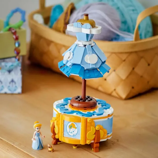LEGO® Disney: Pepelkina obleka (43266) slika 5
