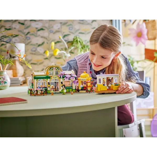 LEGO® Friends: Botanična kavarna in cvetličarna (42671) slika 7