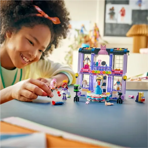 LEGO® Friends: Modna revija v Heartlake Cityju (42685) slika 4