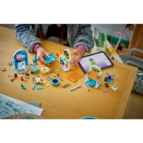 LEGO® Friends: Vesela igralna hiša (42686) slika 7