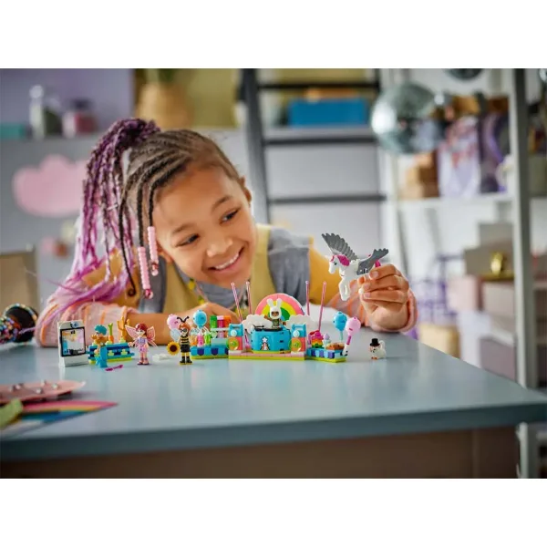 LEGO® Friends: Zabava v kostumih z enorogom in vilo (42661) slika 7