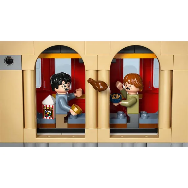LEGO® Harry Potter: Bralni kotiček: Bradavičarka™ ekspres (76450) slika 6
