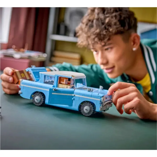 LEGO® Harry Potter: Očarani leteči Ford Anglia™ (76470) slika 4