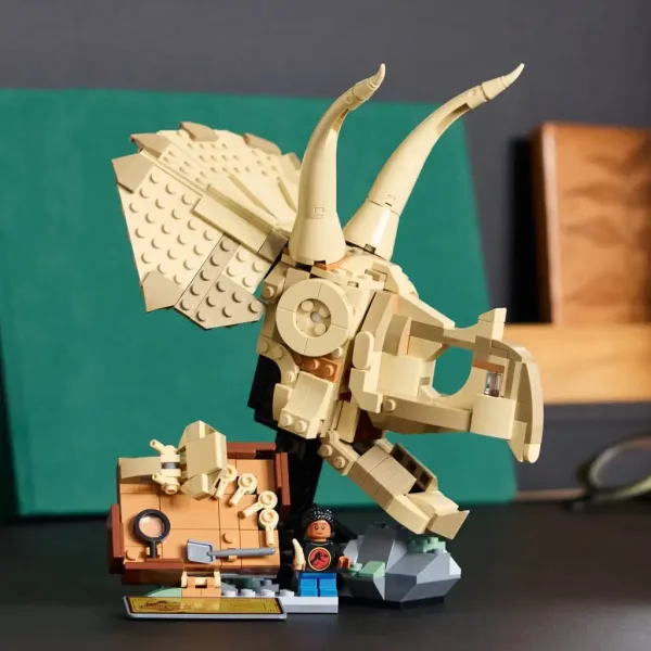 LEGO® Jurassic World: Ostanki dinozavrov - Triceratopsova lobanja (76959) slika 3