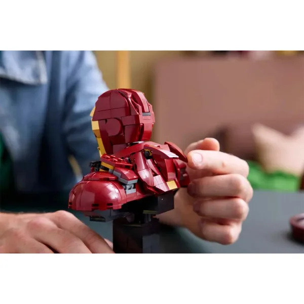 LEGO® Marvel: Doprsni kip Iron Man MK4 (76327) slika 6