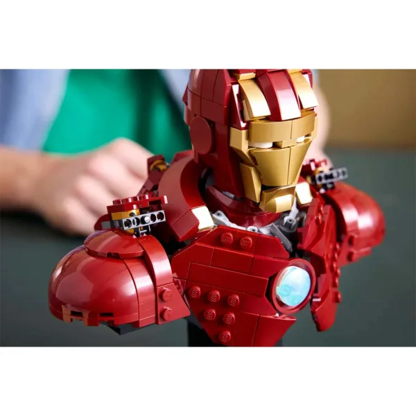 LEGO® Marvel: Doprsni kip Iron Man MK4 (76327) slika 7