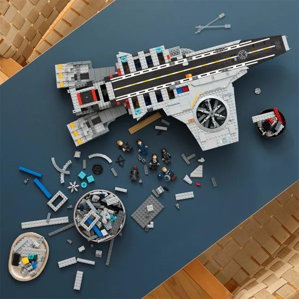 LEGO® Marvel: S.H.I.E.L.D. Helikopter (76354) slika 8
