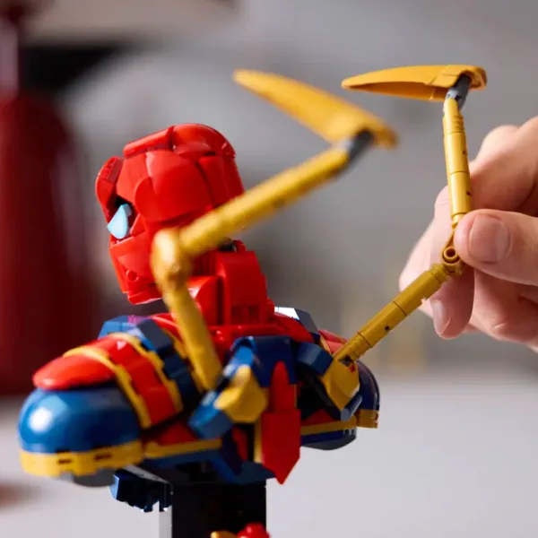 LEGO® Marvel: doprsni kip Iron Spider-Mana (76326) slika 3