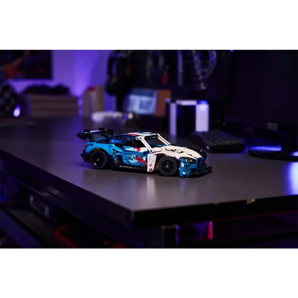 LEGO® Technic: BMW M4 GT3 EVO dirkalnik (42226) slika 7