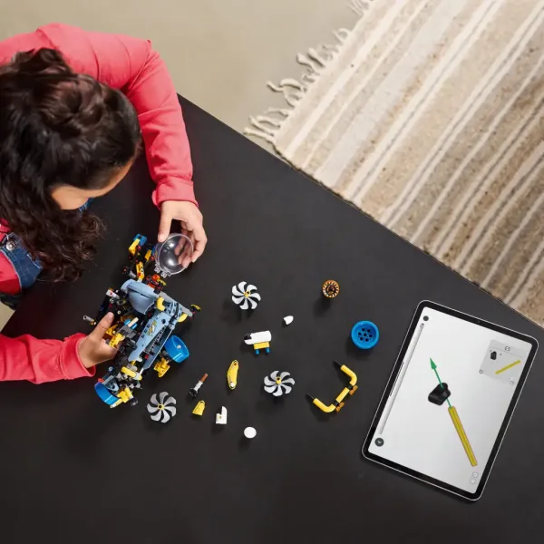 LEGO® Technic: Globoko-morska raziskovalna podmornica (42201) slika 5