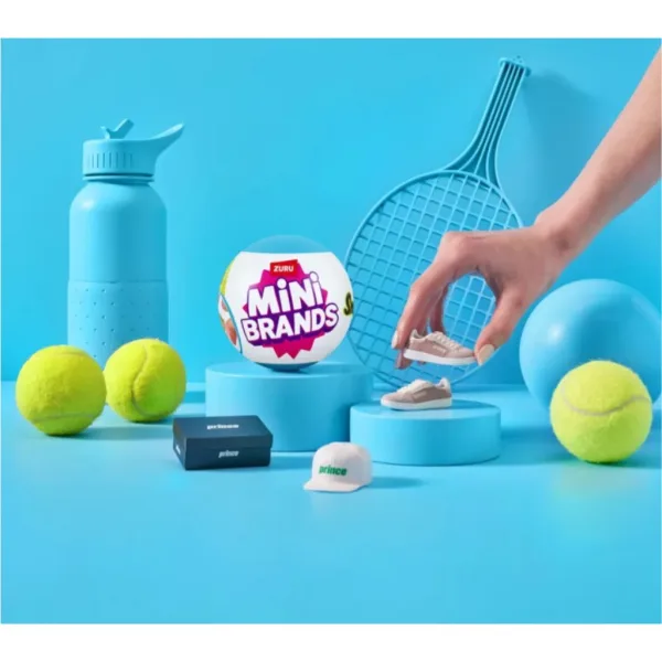 Mini Brands Sneakers presenečenje komplet mini čevljev v več različicah slika 4