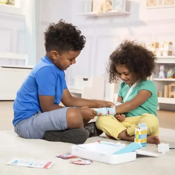 Pozdravi se komplet za prvo pomoč - Melissa & Doug slika 5