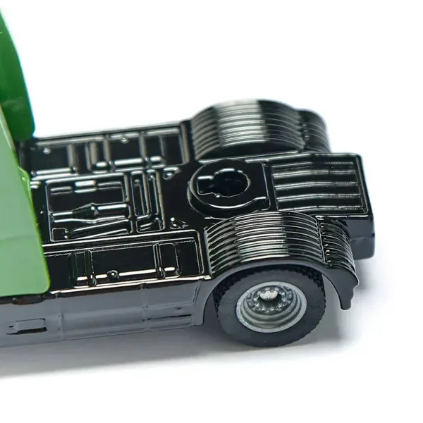 SIKU Volvo vlačilec 1/87 slika 4