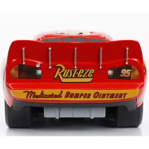 Avtomobili: Strela McQueen kovinski avto z odpirajočim se pokrovom motorja v merilu 1/24 - Simba Toys slika 3