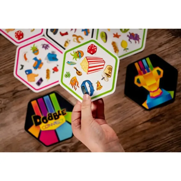 Družabna igra Dobble Connect V MADŽARŠČINI slika 4