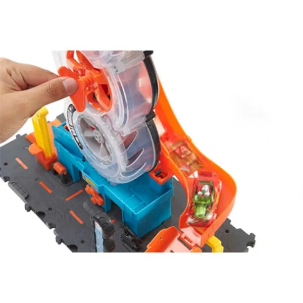 Hot Wheels: City igralni set Vulkanizerska delavnica s tremi kolesi – Mattel slika 3