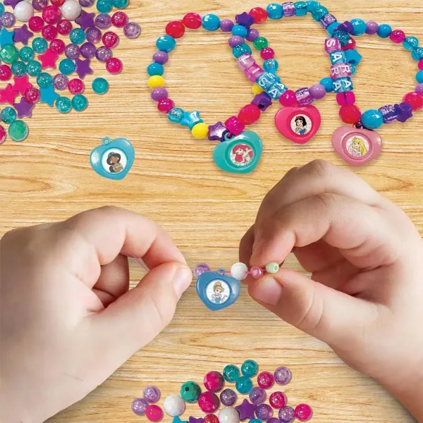 Komplet za izdelavo nakita Disney Princeske v škatli v obliki diamanta – Lisciani slika 2