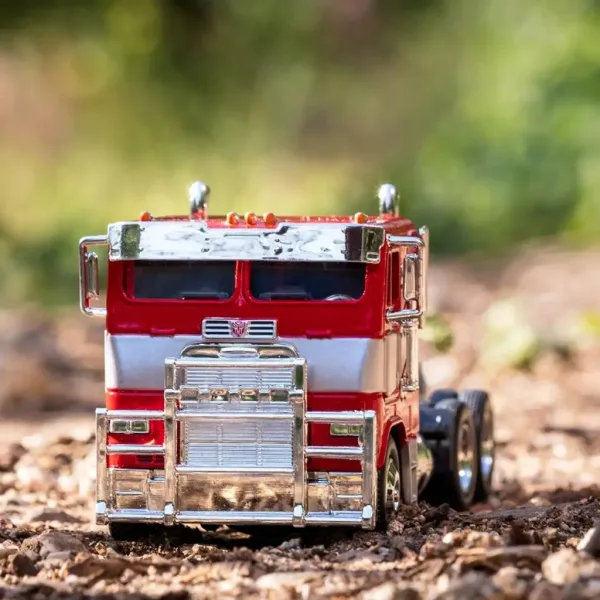 Kovinski model avtomobila Transformerji: Optimus Prime T7 - 1/32 - Simba Toys slika 8