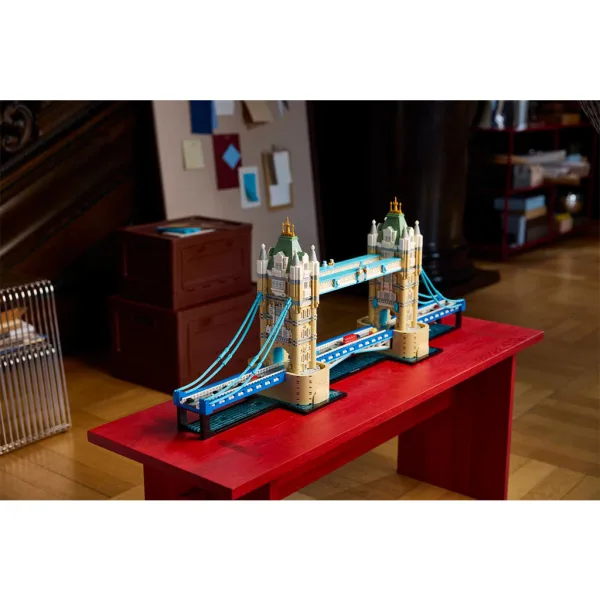 LEGO® Arhitektura: Tower Bridge (21067) slika 11