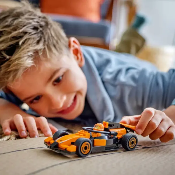 LEGO® City: F1®-voznika McLaren s dirkalnikom (60442) slika 4