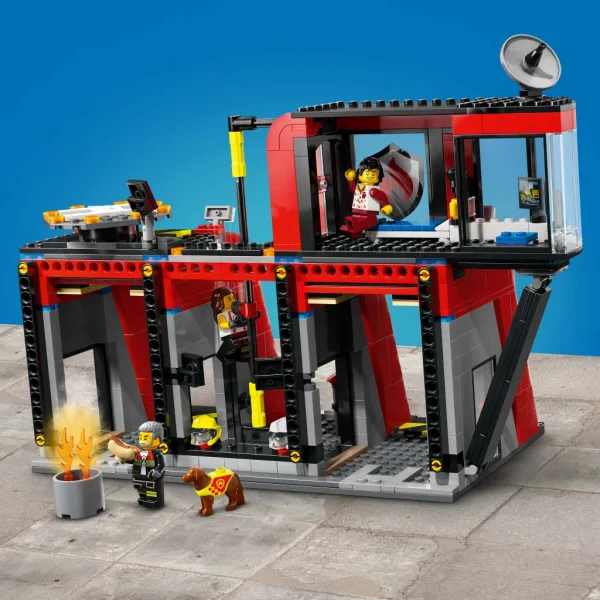 LEGO® City: Gasilska postaja in gasilsko vozilo (60414) slika 4