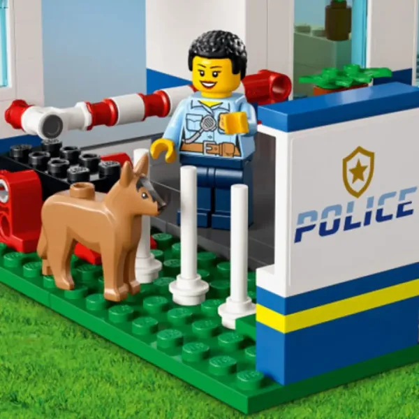 LEGO® Mesto: Policijska postaja (60316) slika 6
