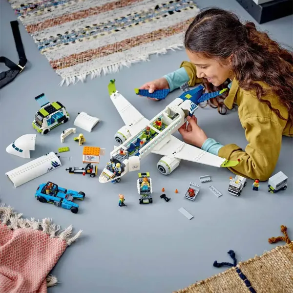 LEGO® City: Potni letalo (60367) slika 9