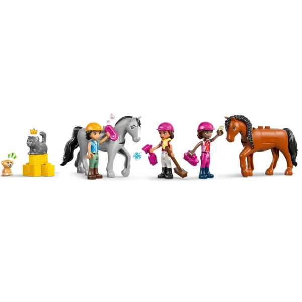 LEGO® Friends: Konjeniška šola in hlev (42688) slika 6