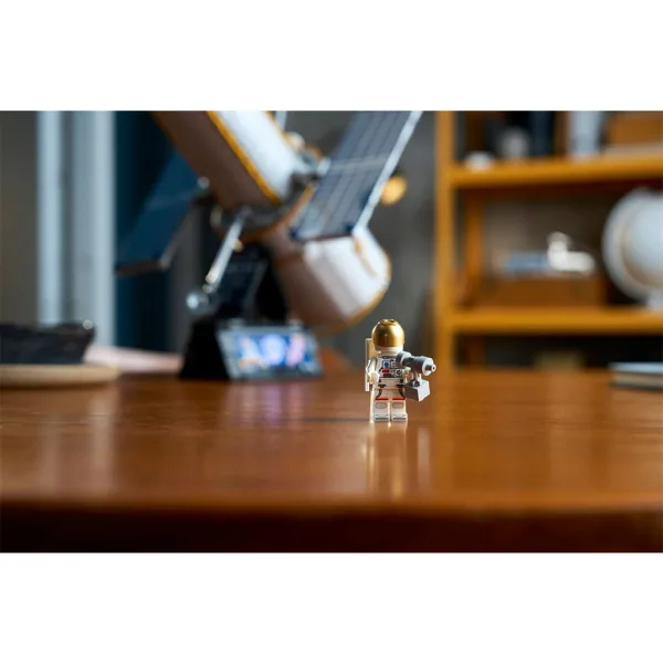 LEGO® Icons: Hubblov vesoljski teleskop (11383) slika 12