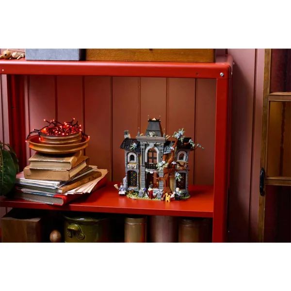 LEGO® Icons: Županova rezidenca (11383) slika 7