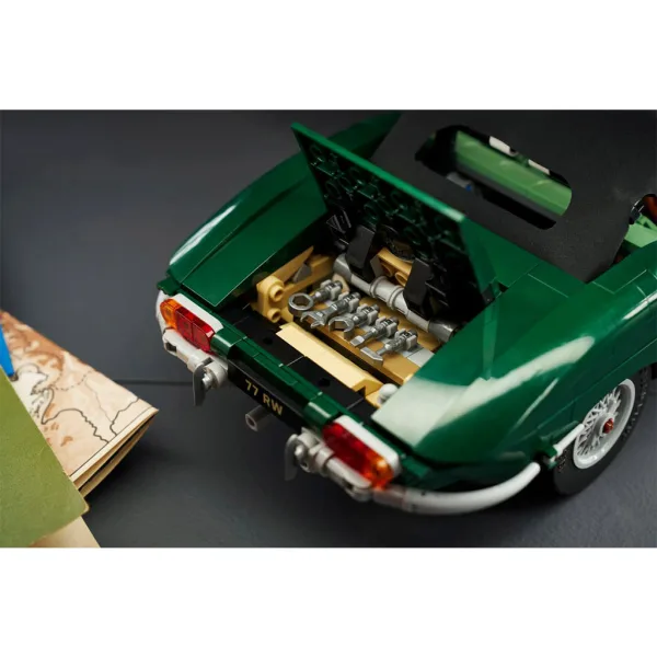 LEGO® Icons: Jaguar E-Type (11381) slika 16