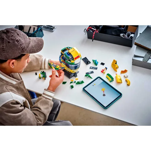 LEGO® Izdaje: Čelada Ayrtona Senne (43024) slika 4