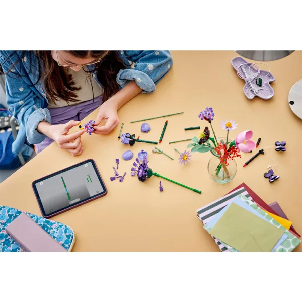 LEGO® Izdaje: Olivia Rodrigo cvetlični šopek (11507) slika 7
