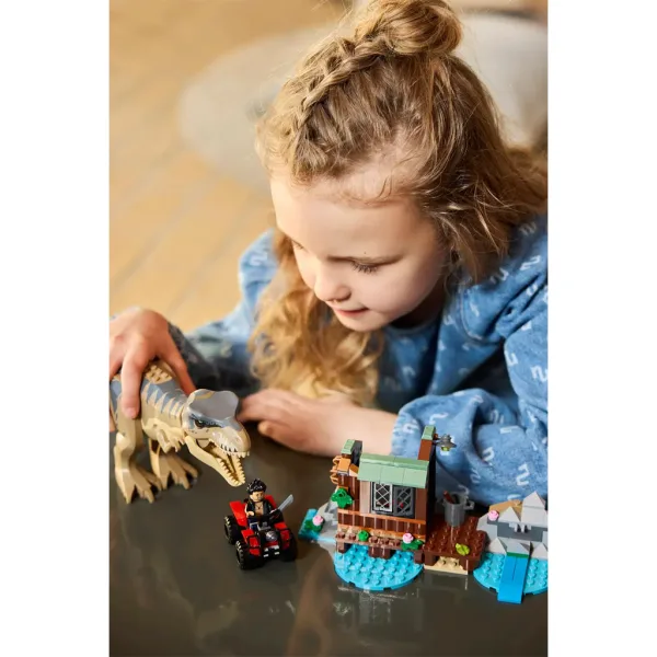 LEGO® Jurassic World: Pobeg ob reki pred T-Rexom (76975) slika 4