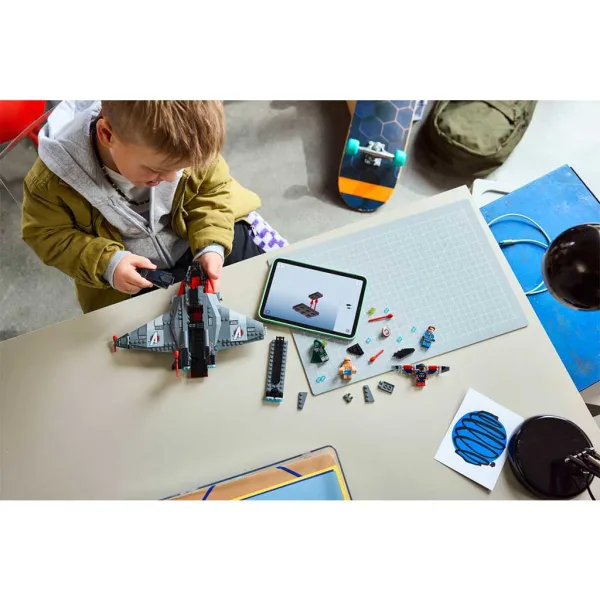 LEGO® Marvel: Maščevalci: Zbujanje Doctor Dooma Quinjet (76347) slika 5