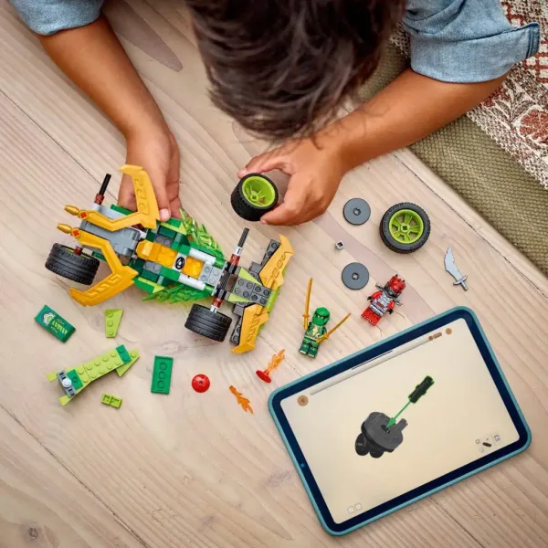 LEGO® Ninjago: Lloydov povlečni dirkalnik (71828) slika 3